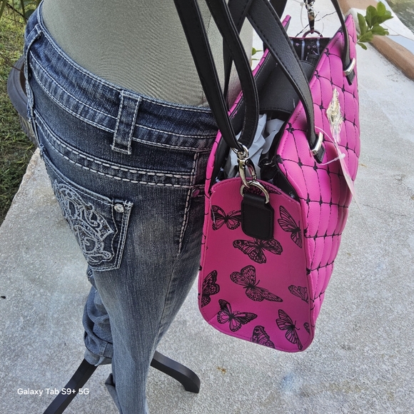 NWT FUSHIA TRIPLE COMPARTMENT LUV BETSEY SATCHEL QUILTED BUTTERFLIES - Picture 4 of 5